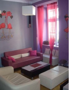 L'interno del Flamingo Hostel a Cracovia.